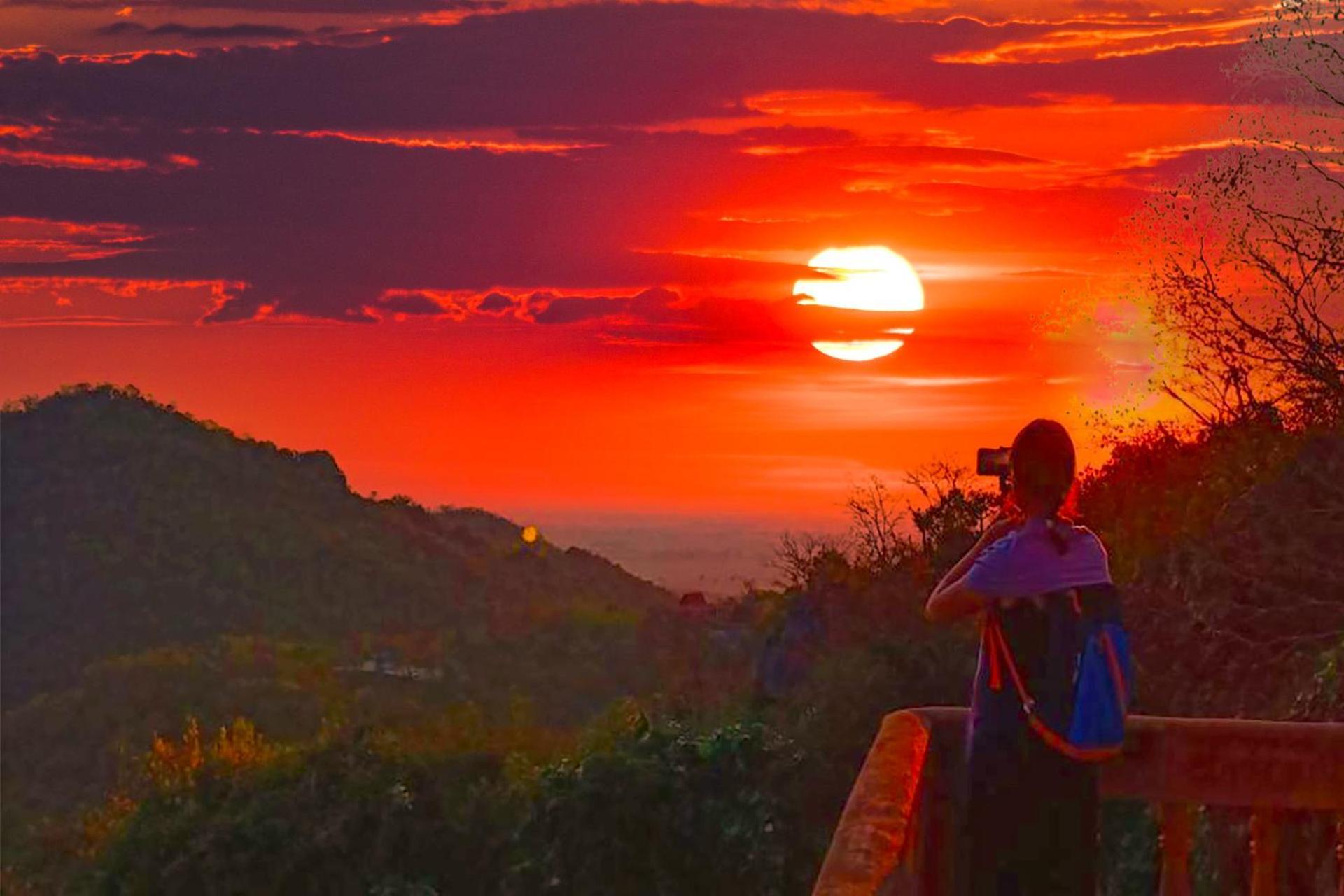 Family Batcave Homestay Battambang Dış mekan fotoğraf