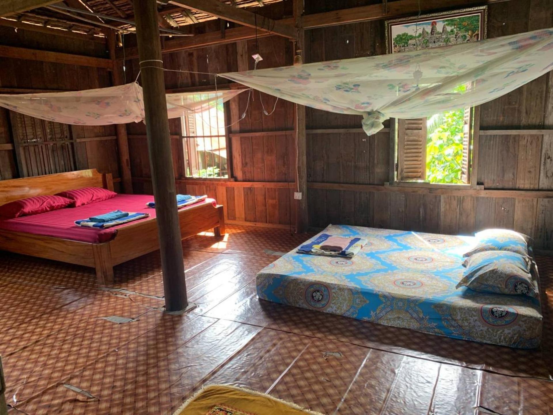 Family Batcave Homestay Battambang Dış mekan fotoğraf