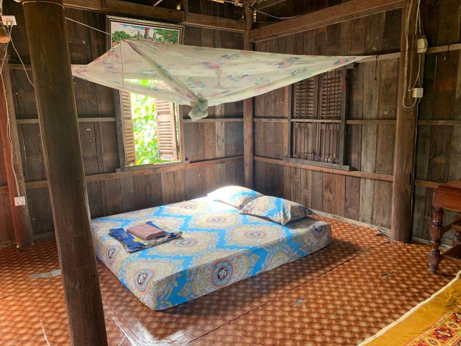 Family Batcave Homestay Battambang Dış mekan fotoğraf