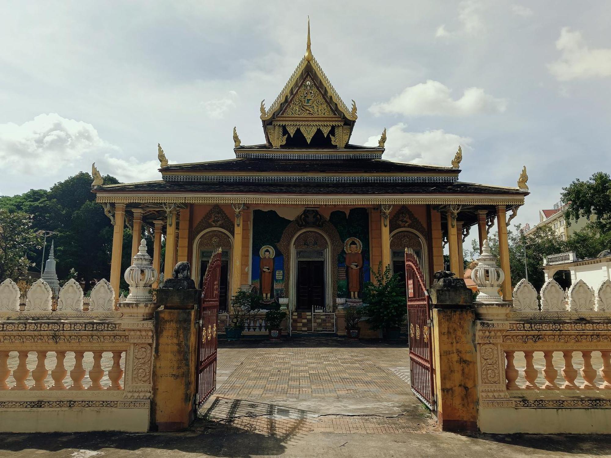 Family Batcave Homestay Battambang Dış mekan fotoğraf