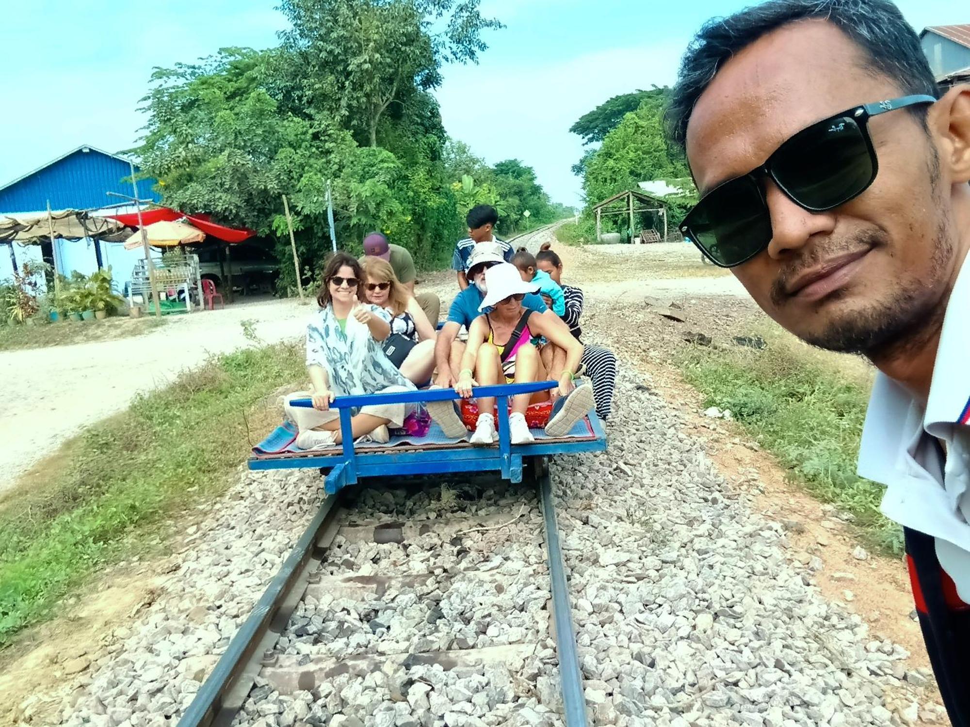 Family Batcave Homestay Battambang Dış mekan fotoğraf