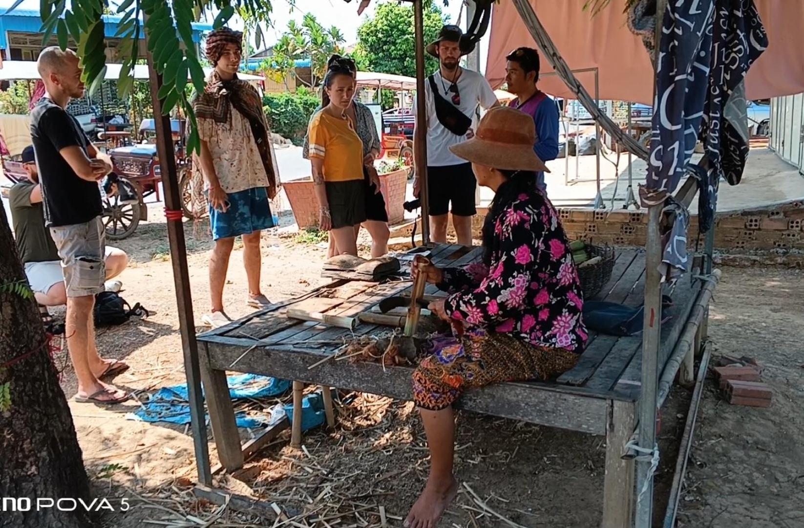 Family Batcave Homestay Battambang Dış mekan fotoğraf