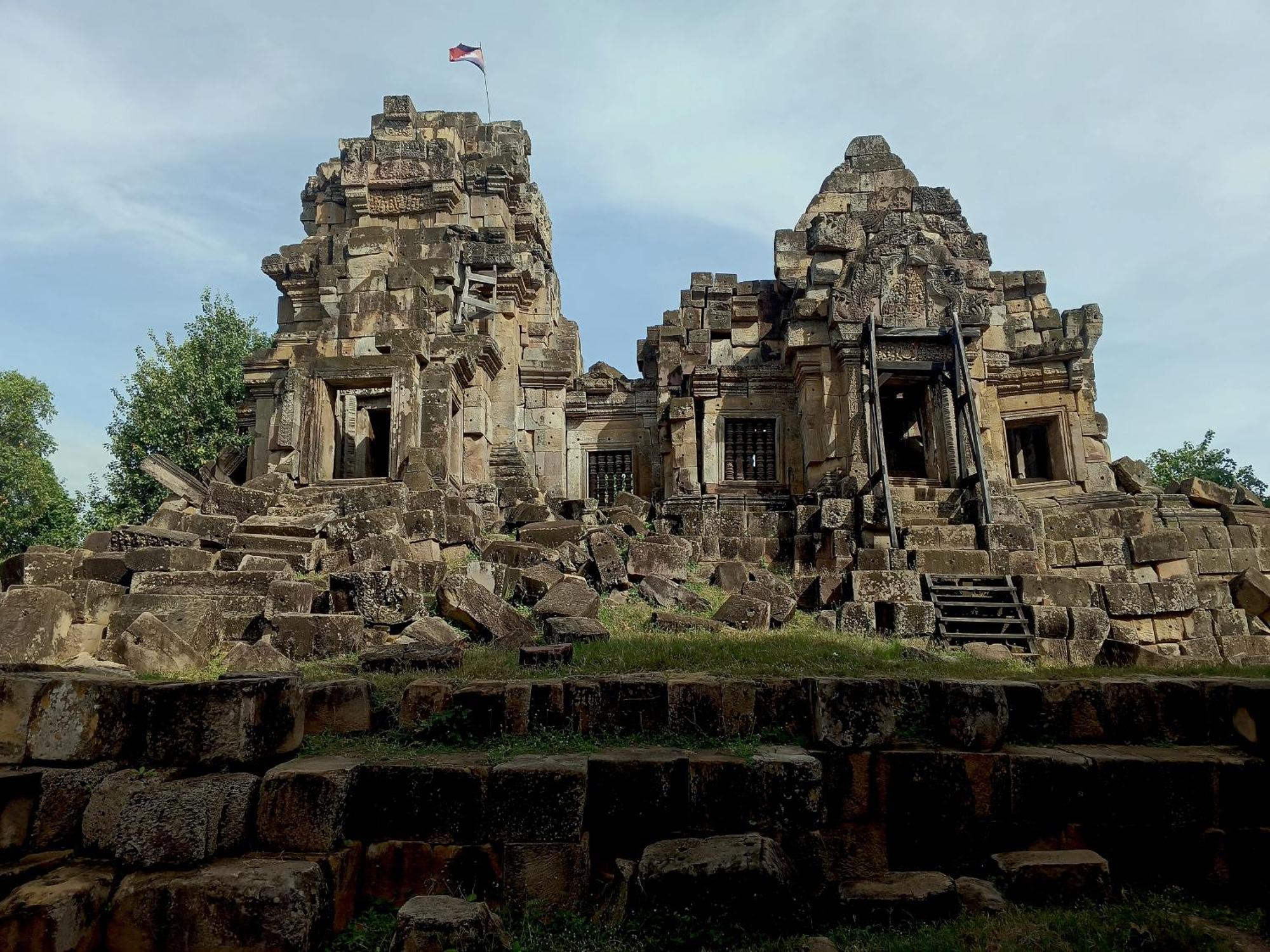 Family Batcave Homestay Battambang Dış mekan fotoğraf