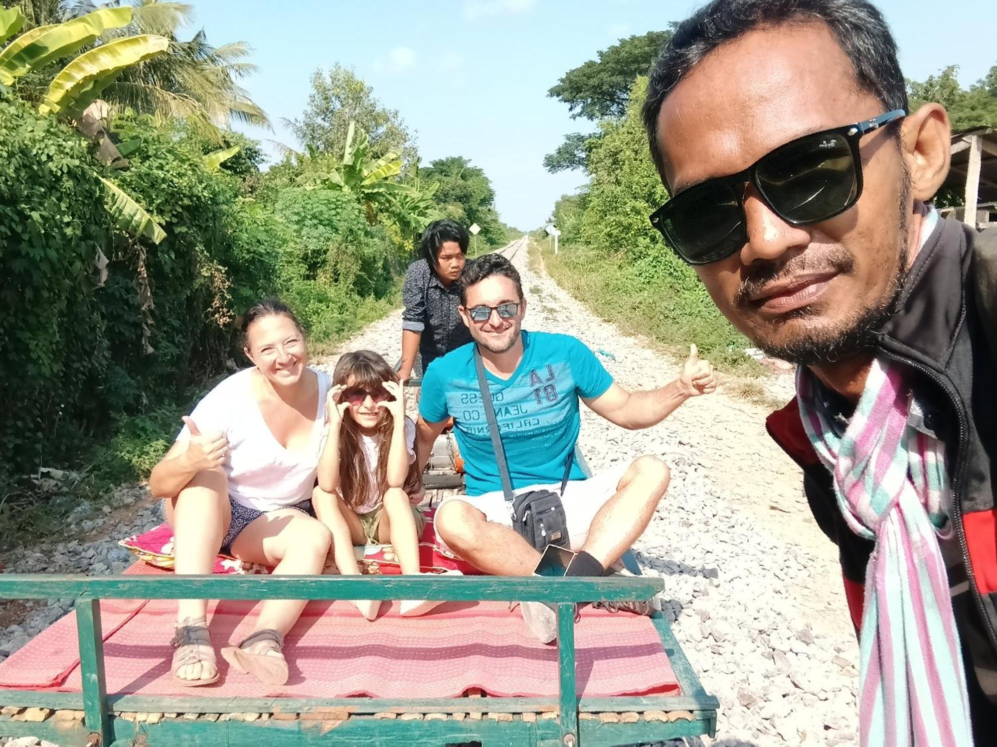 Family Batcave Homestay Battambang Dış mekan fotoğraf