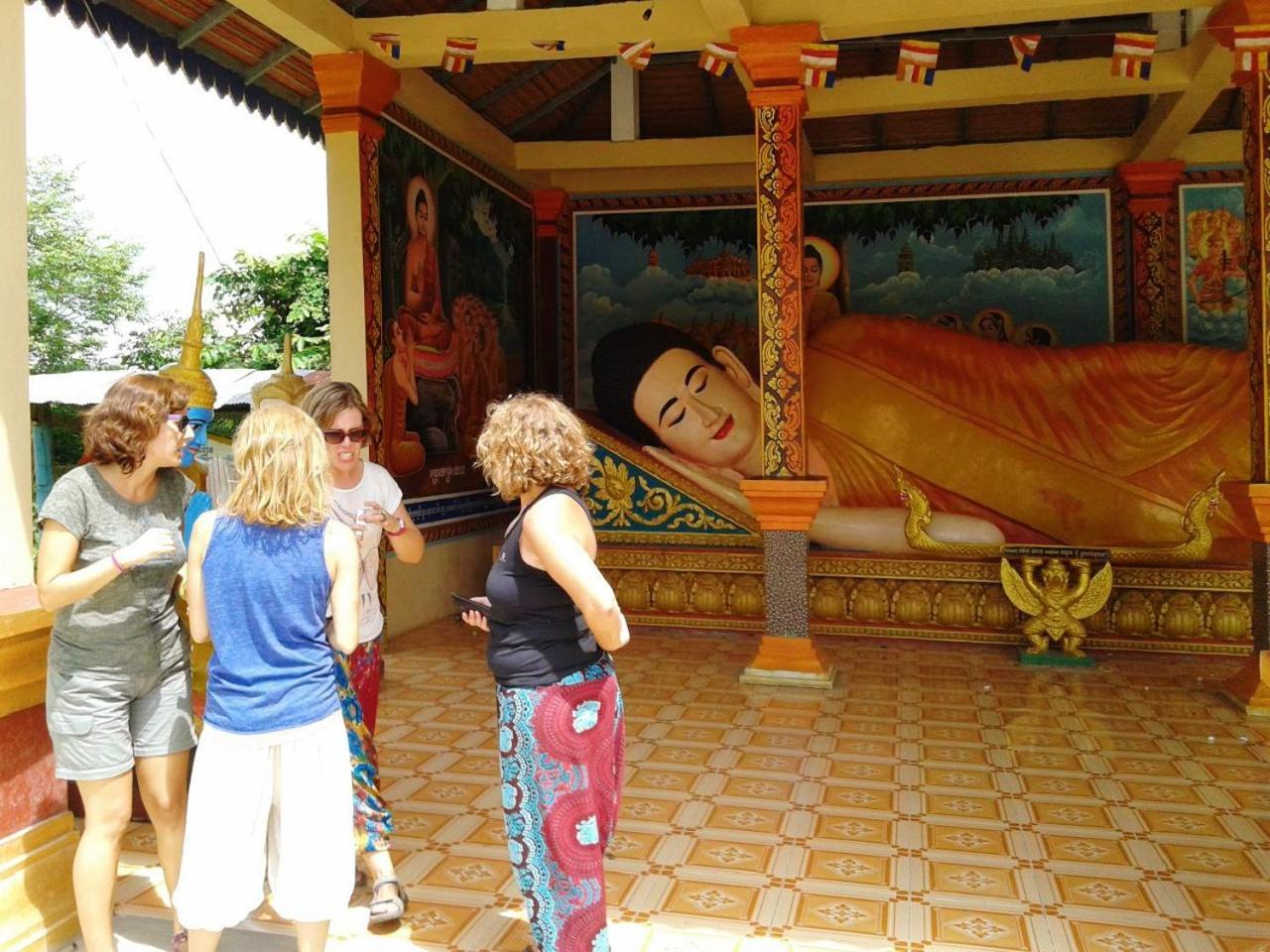 Family Batcave Homestay Battambang Dış mekan fotoğraf