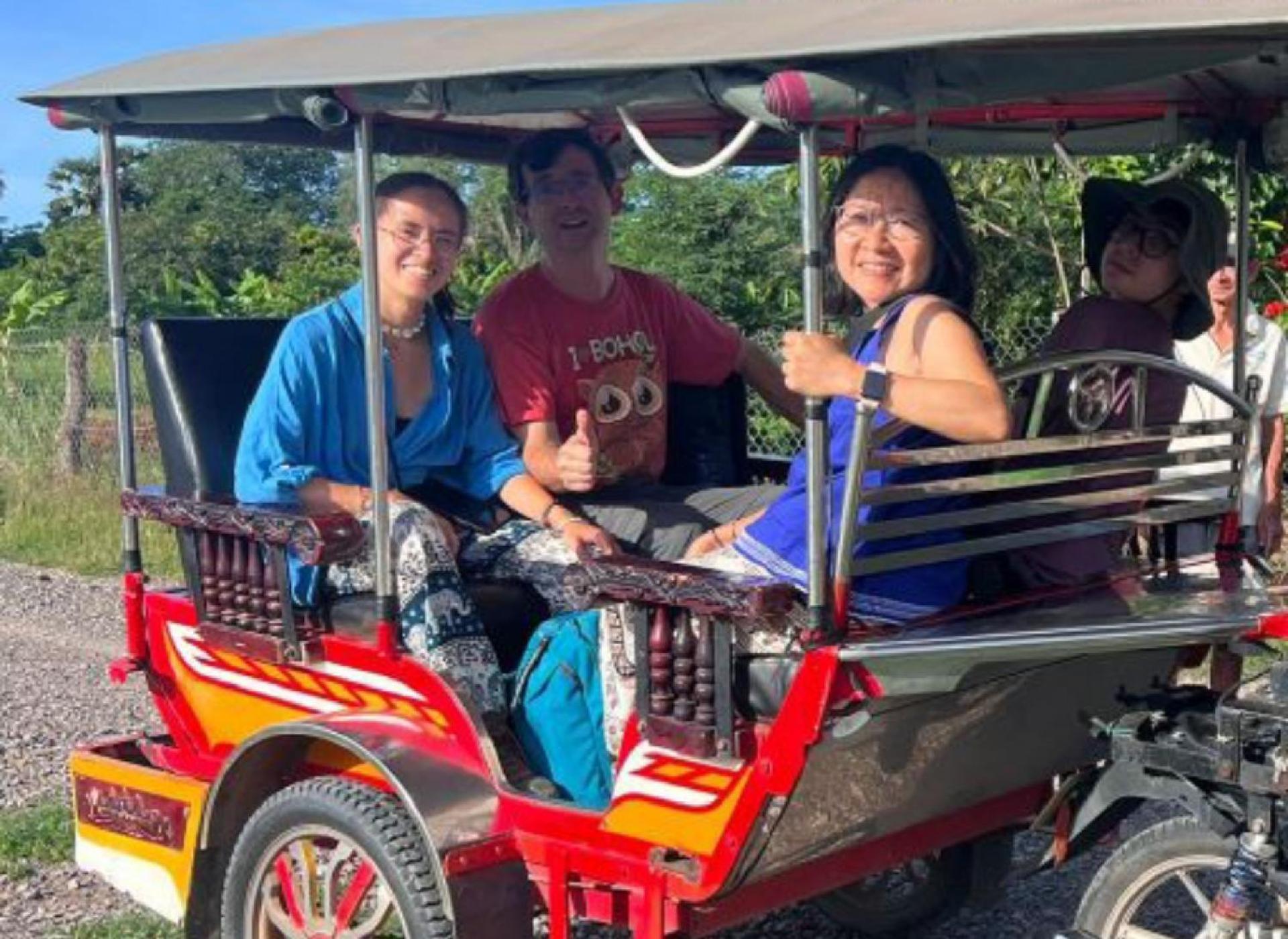 Family Batcave Homestay Battambang Dış mekan fotoğraf