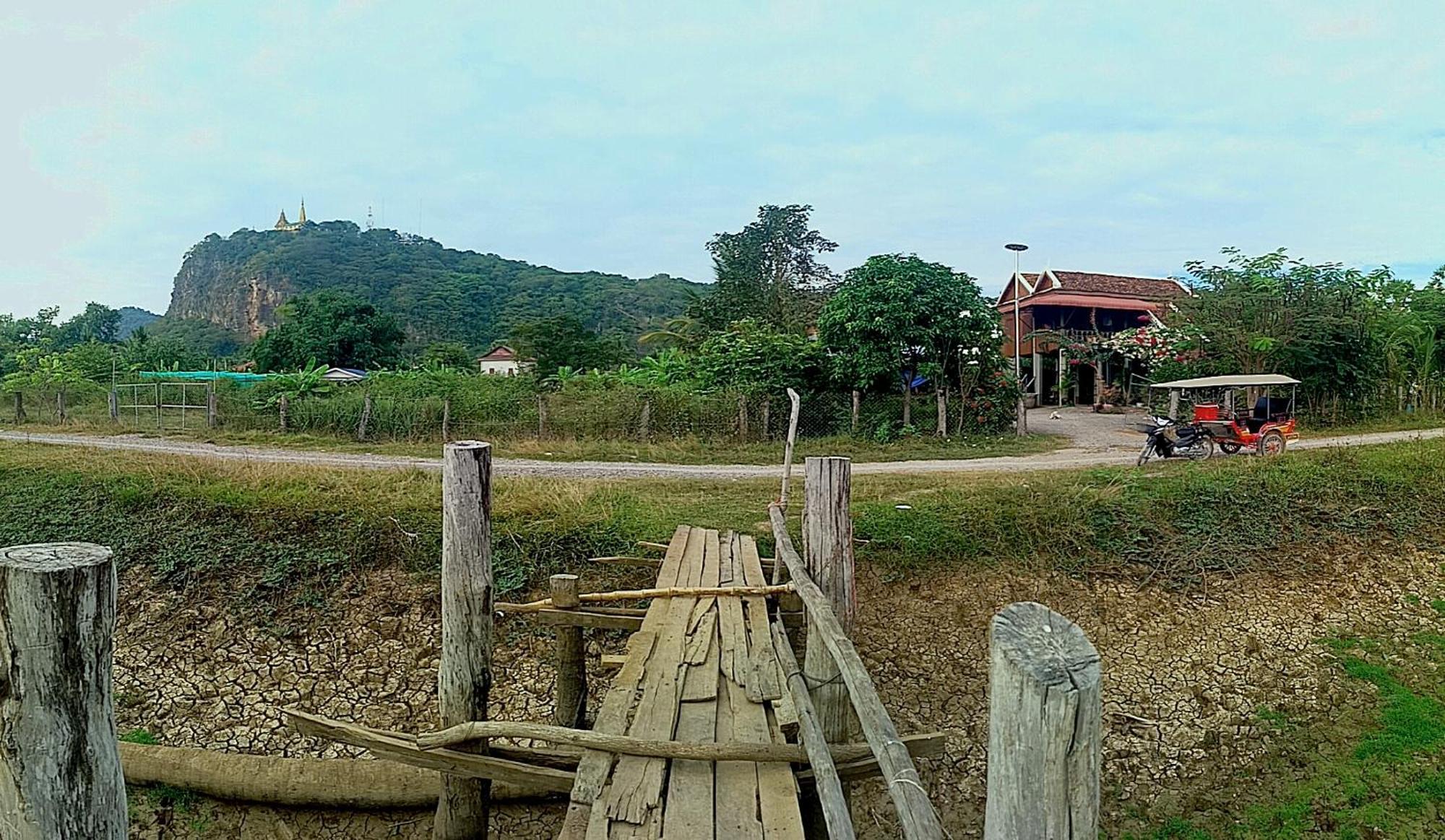 Family Batcave Homestay Battambang Dış mekan fotoğraf