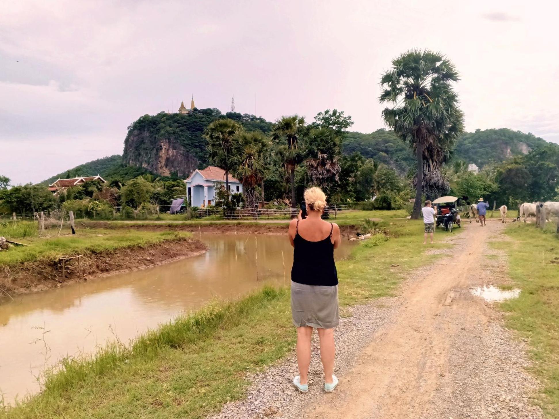 Family Batcave Homestay Battambang Dış mekan fotoğraf