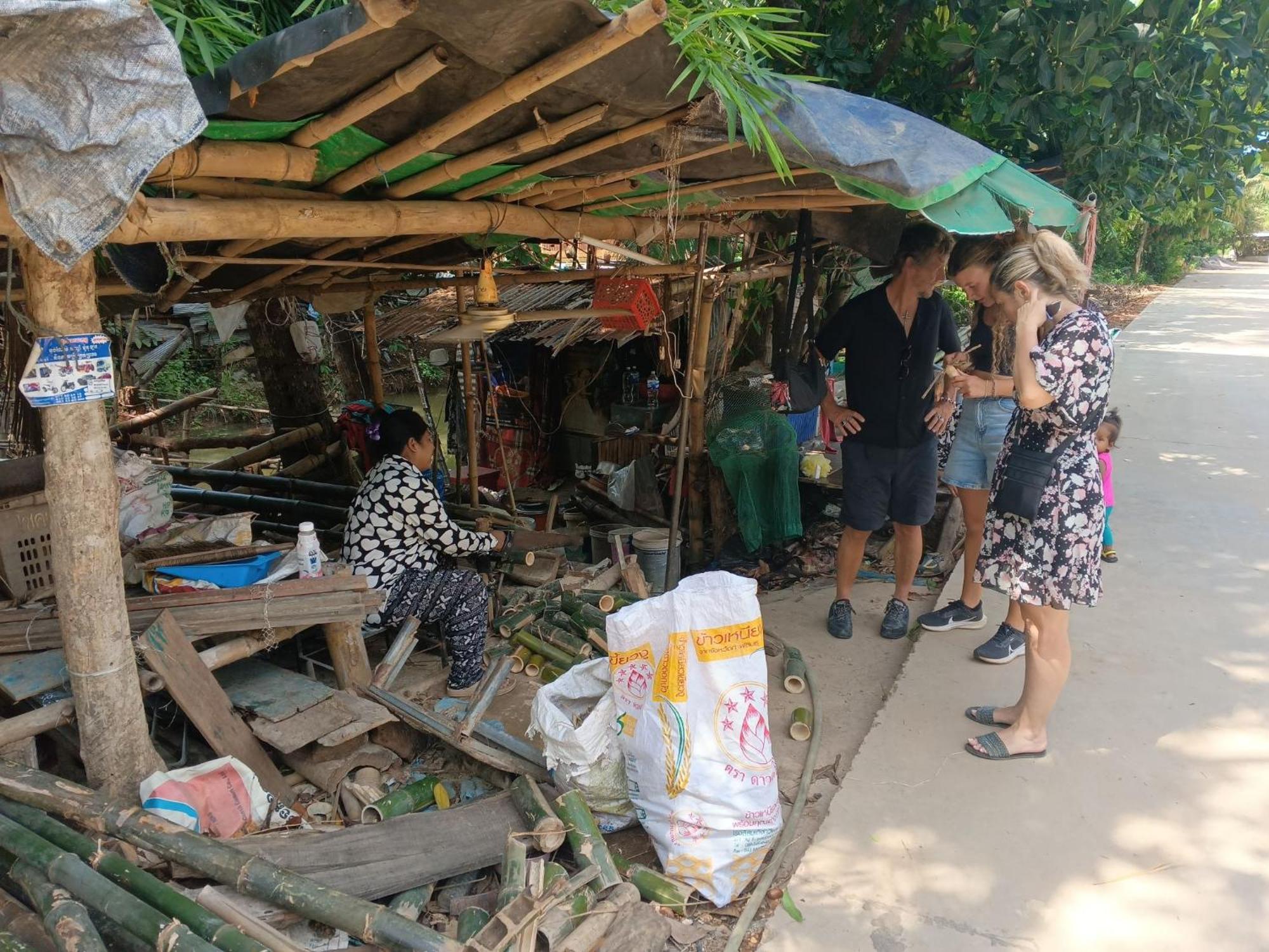 Family Batcave Homestay Battambang Dış mekan fotoğraf